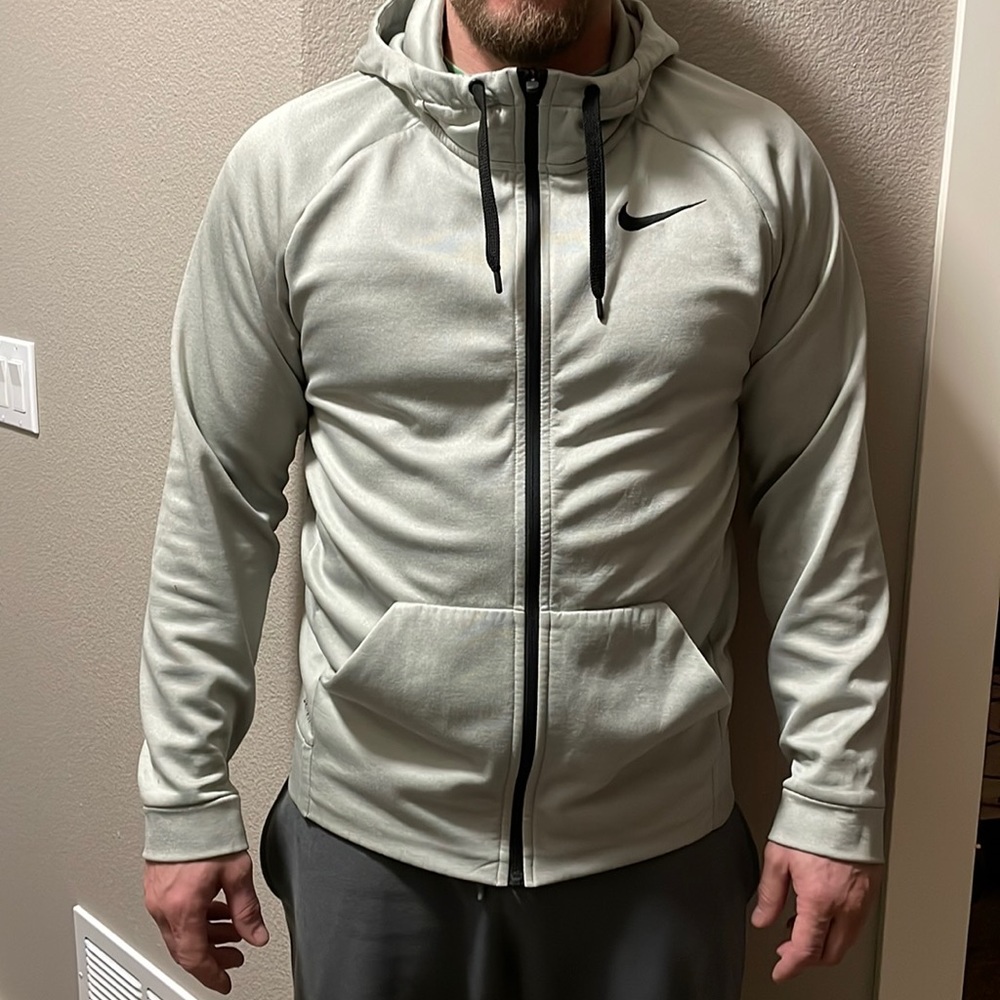 NIKE ✔️ dri-fit sweatshirt